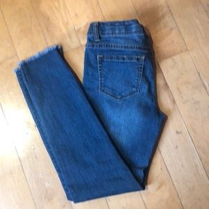 Lucky Brand Bottoms - Lucky Brand Raw Hem Jeans size 12 Lucky Brand Bottoms - Lucky Brand Raw Hem Jeans size 12